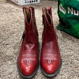 Red Ariat booties